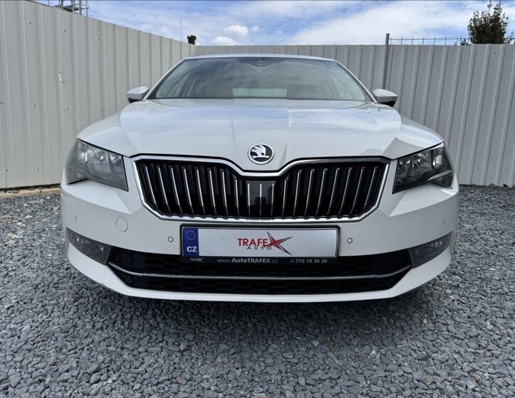 Škoda Superb Sedan / Limuzína 2,0 l 140 kw