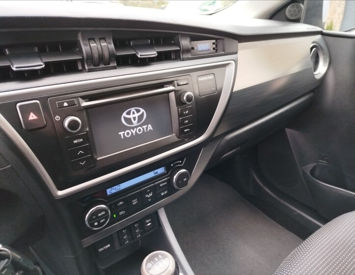 Toyota Auris 20