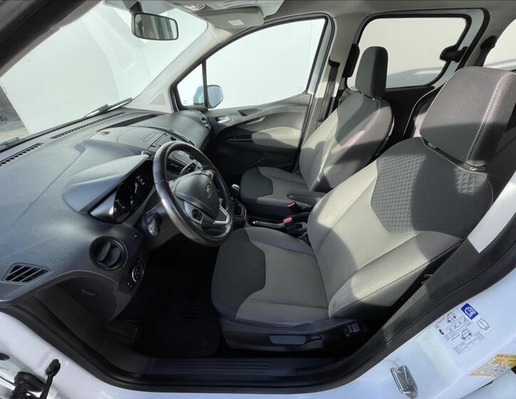 Ford Tourneo Courier 4