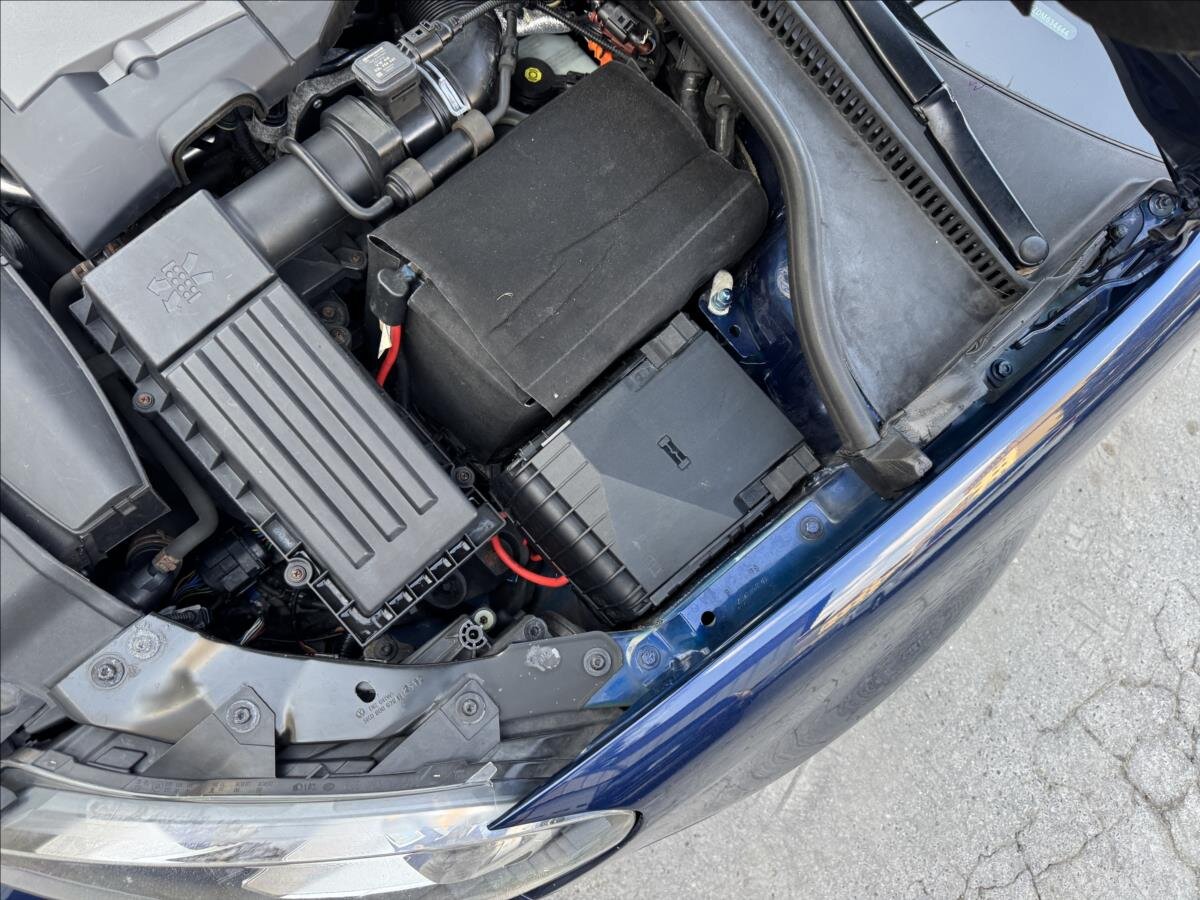 Volkswagen Golf Kombi 1,6 l 77 kw