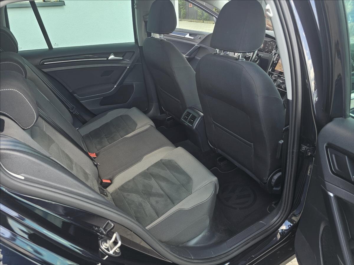 Volkswagen Golf Kombi 2,0 l 110 kw