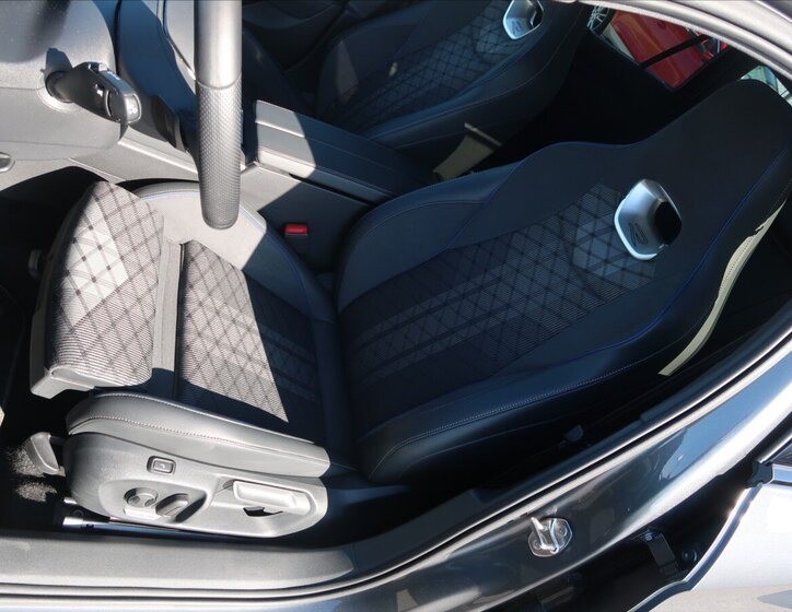 Volkswagen Passat Kombi 1,5 l 130 kw