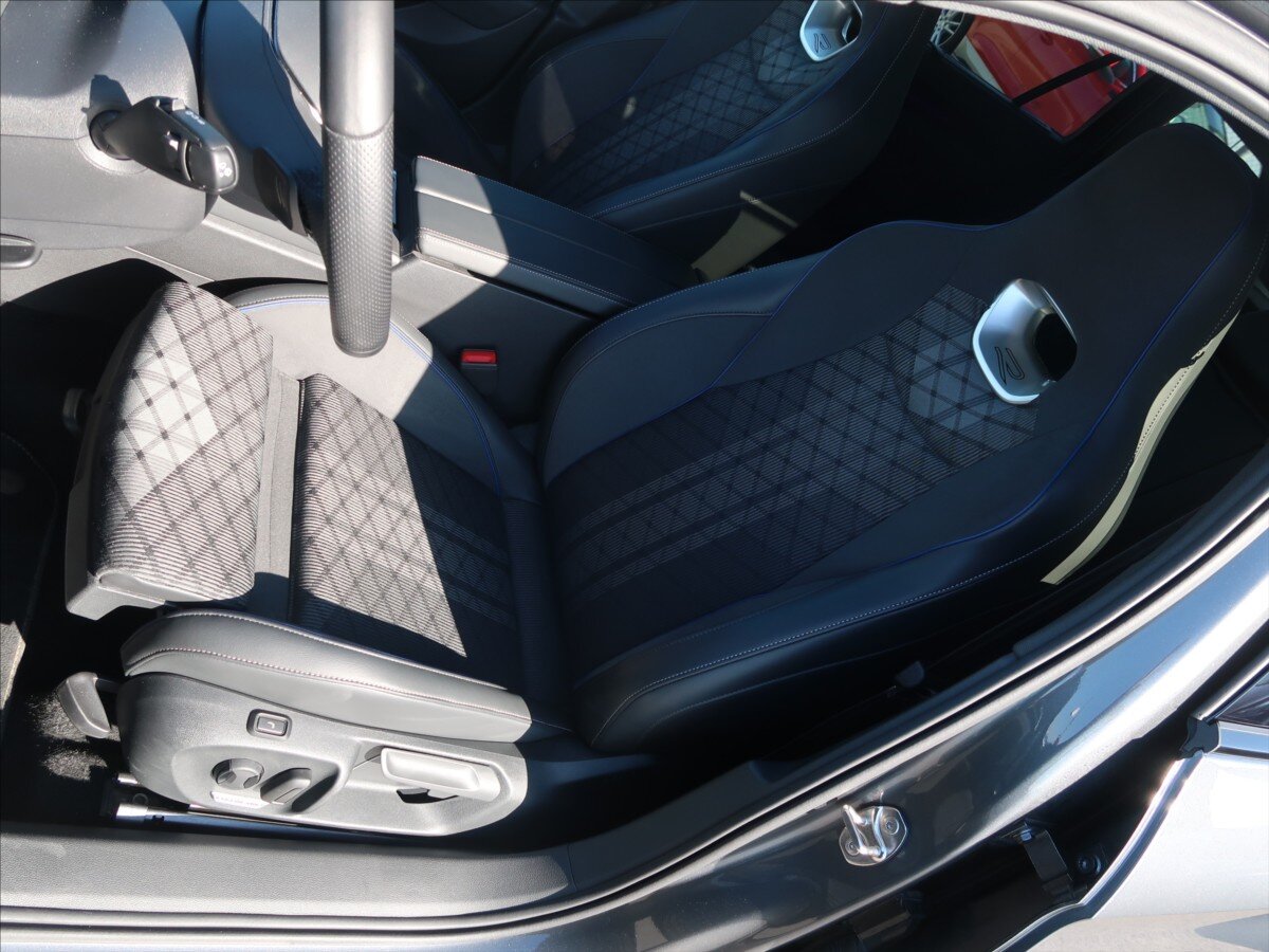 Volkswagen Passat Kombi 1,5 l 130 kw