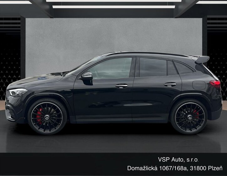 Mercedes-Benz GLA SUV / Terénní 2,0 l 235 kw