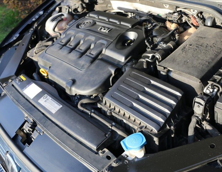 Volkswagen Passat Sedan / Limuzína 2,0 l 110 kw