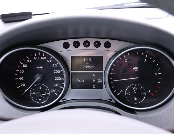 Mercedes-Benz Třídy M SUV / Terénní 3,2 l 165 kw