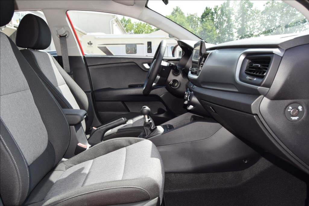 KIA Stonic SUV 1,2 l 57 kw