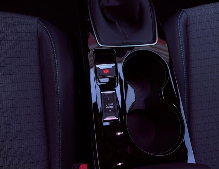 Peugeot 2008 Hatchback 1,2 l 74 kw