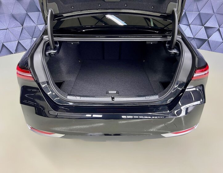 BMW Ostatní Sedan / Limuzína 0,0 290 kw