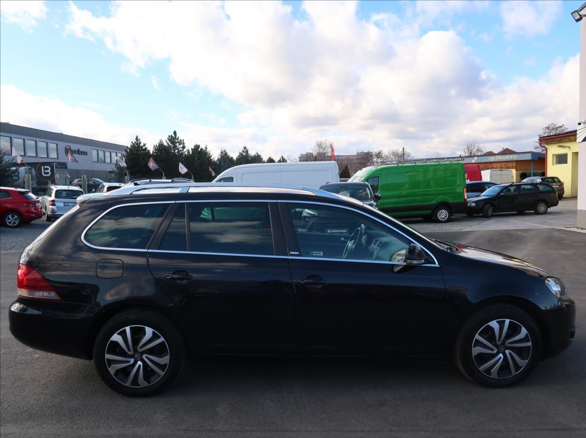 Volkswagen Golf Kombi 1,6 l 77 kw