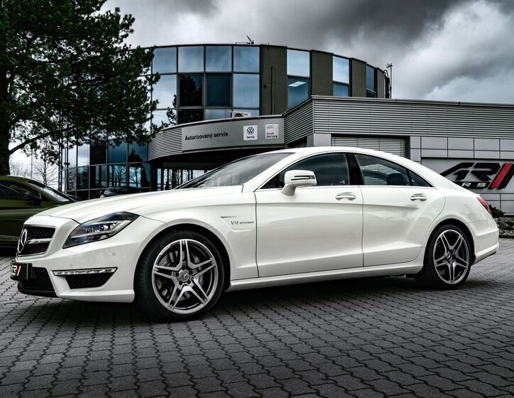 Mercedes-Benz CLS Kupé 5,5 l 386 kw