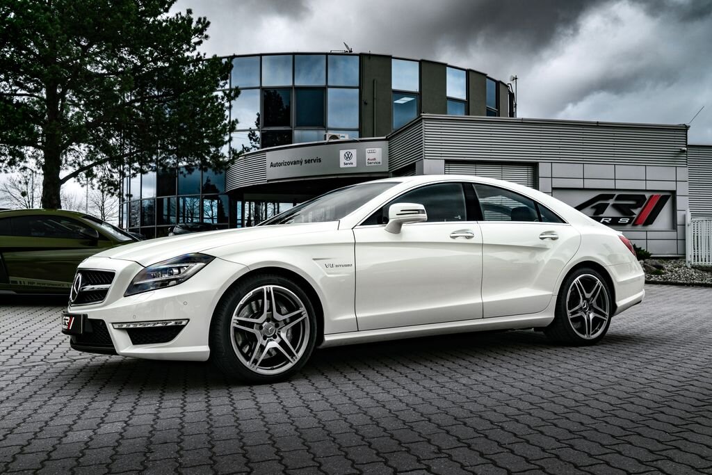 Mercedes-Benz CLS Kupé 5,5 l 386 kw