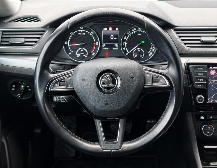 Škoda Superb Liftback 2,0 l 140 kw