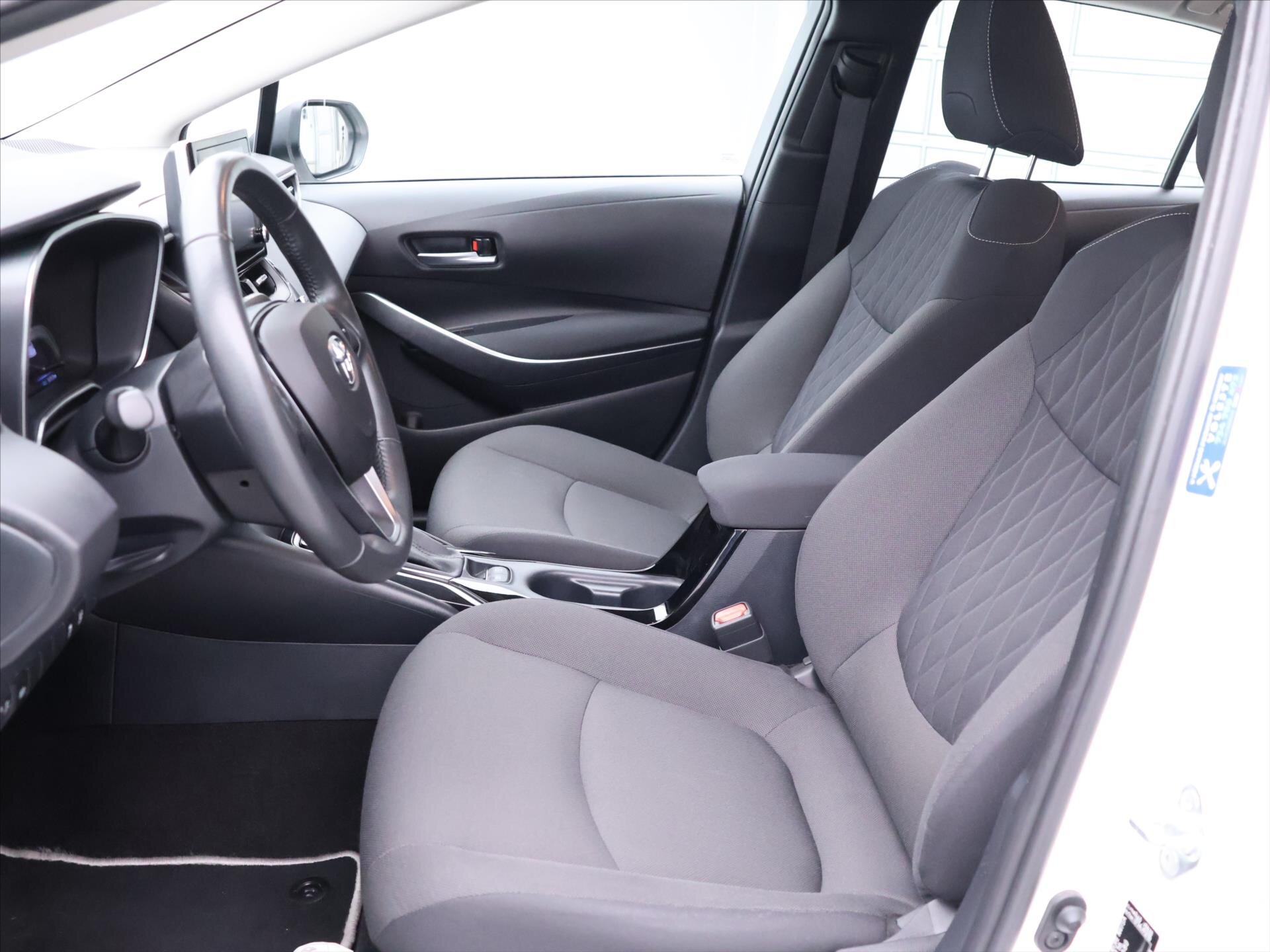 Toyota Corolla Sedan / Limuzína 1,8 l 90 kw