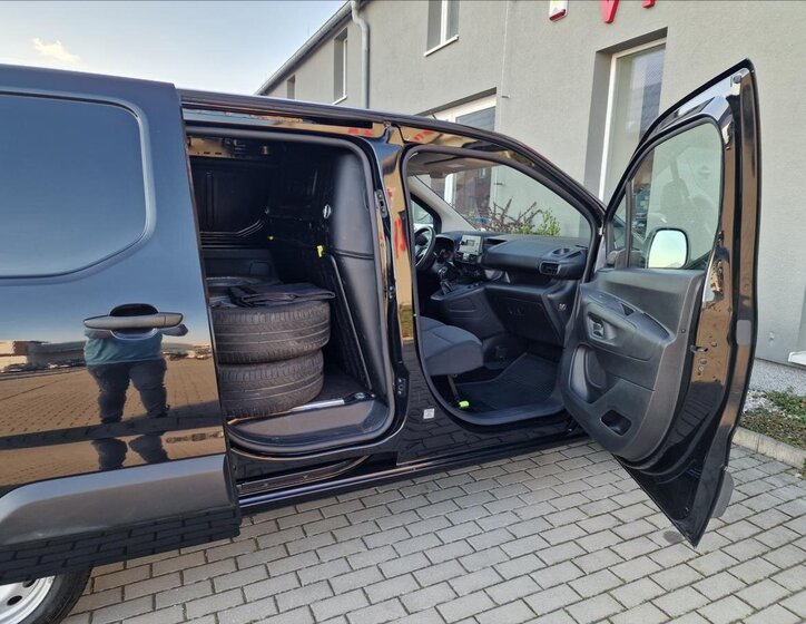 Opel Combo Skříň 1,5 l 75 kw