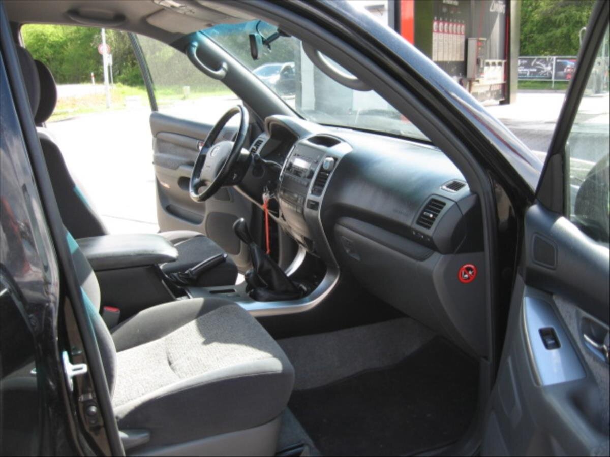 Toyota Land Cruiser SUV / Terénní 3,0 l 122 kw