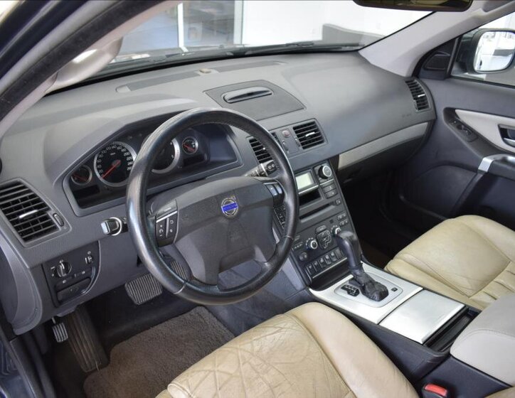 Volvo XC90 SUV / Terénní 2,4 l 136 kw
