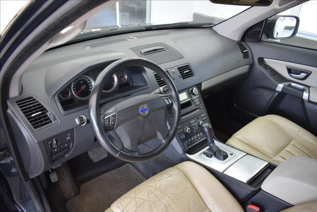 Volvo XC90 SUV / Terénní 2,4 l 136 kw