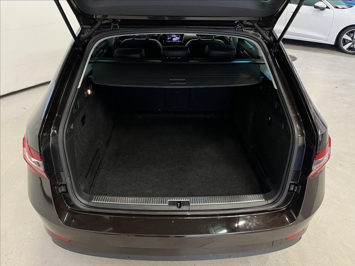 Škoda Superb Kombi 1,6 l 88 kw