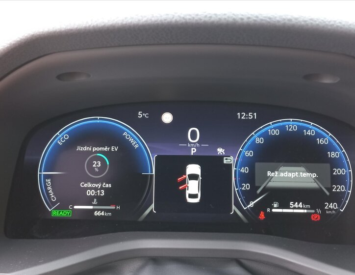 Toyota Camry Sedan / Limuzína 2,5 l 137 kw