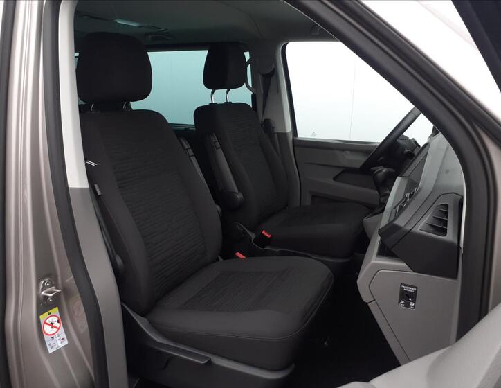 Volkswagen Caravelle 18