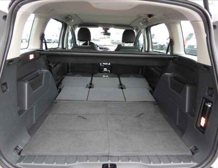 Peugeot 5008 MPV 1,6 l 88 kw