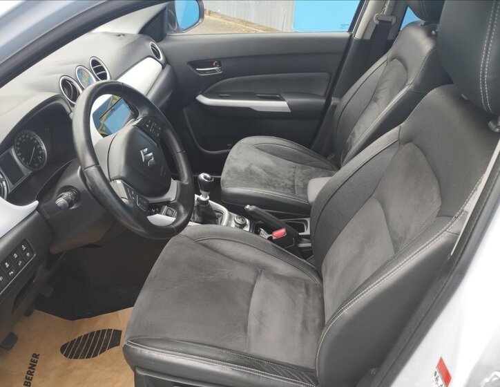 Suzuki Vitara SUV / Terénní 1,6 l 88 kw