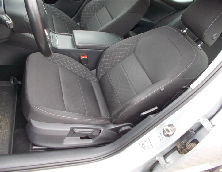 Škoda Superb Sedan / Limuzína 2,0 l 110 kw