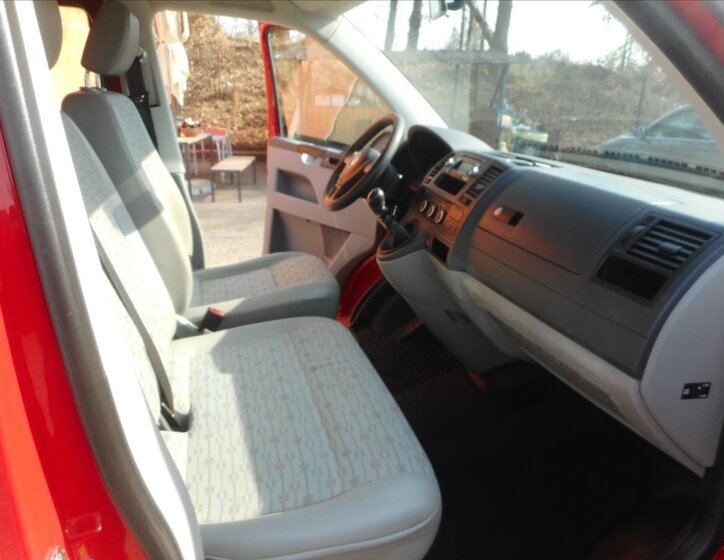 Volkswagen Transporter Valník 2,0 l 75 kw
