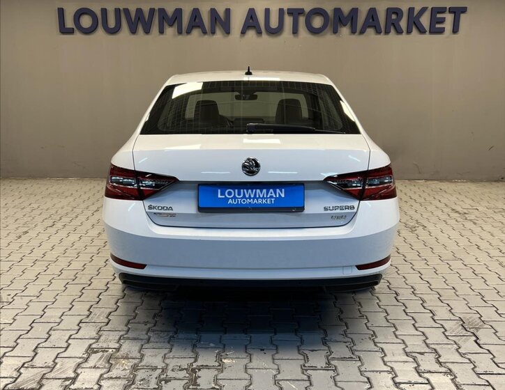 Škoda Superb 17