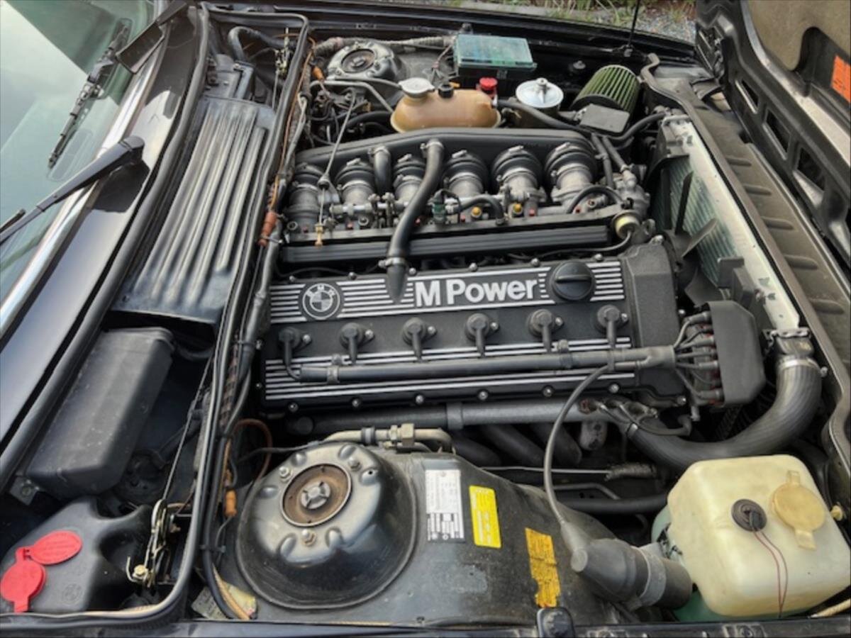 BMW M6 Kupé 3,5 l 210 kw