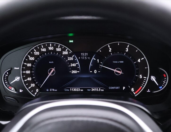 BMW Řada 5 Kombi 3,0 l 195 kw