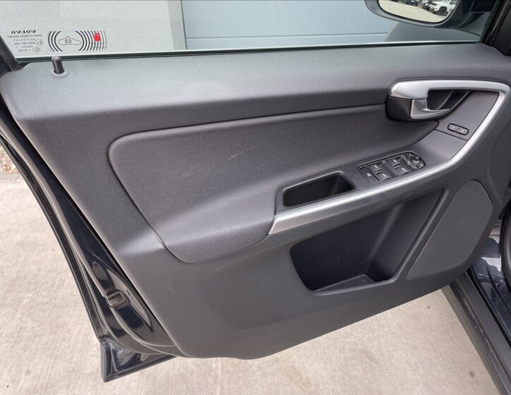 Volvo XC60 Kombi 2,4 l 151 kw