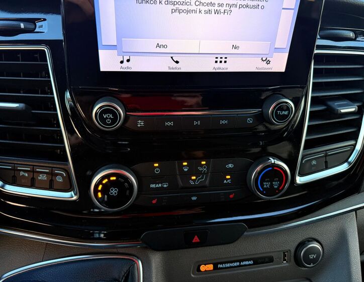 Ford Tourneo Custom 16