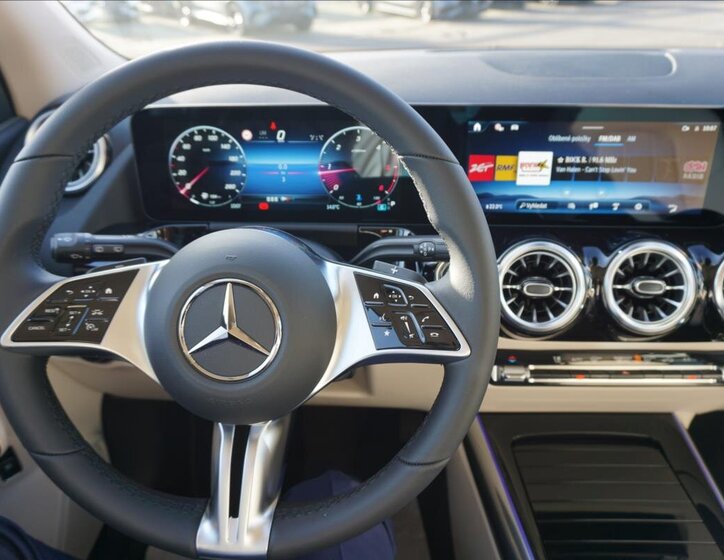 Mercedes-Benz GLA 15