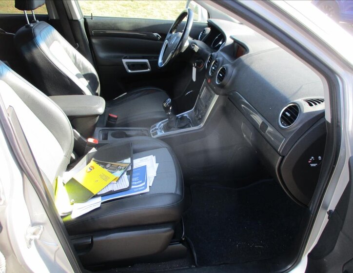 Opel Antara SUV 2,2 l 120 kw