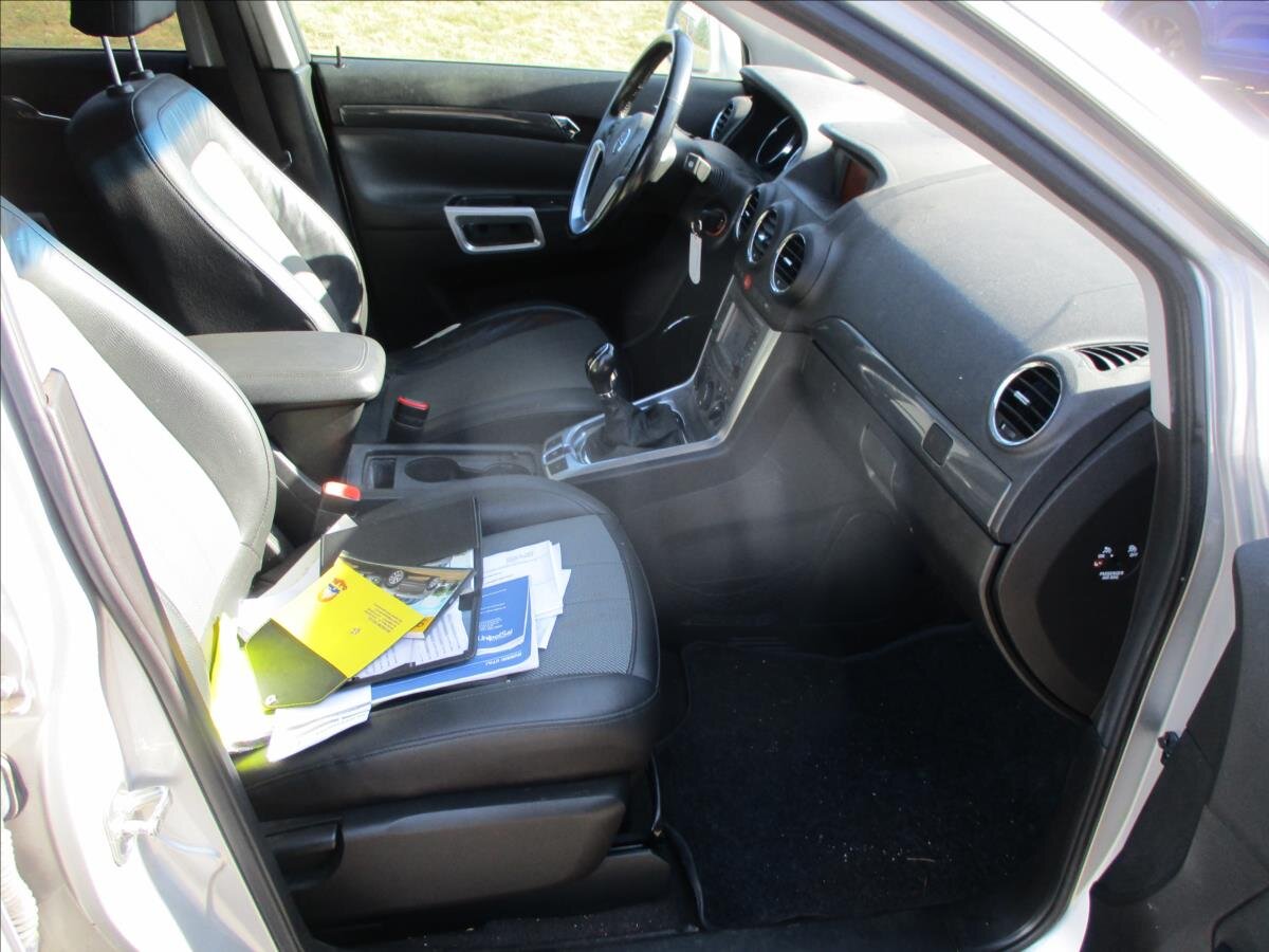 Opel Antara SUV 2,2 l 120 kw