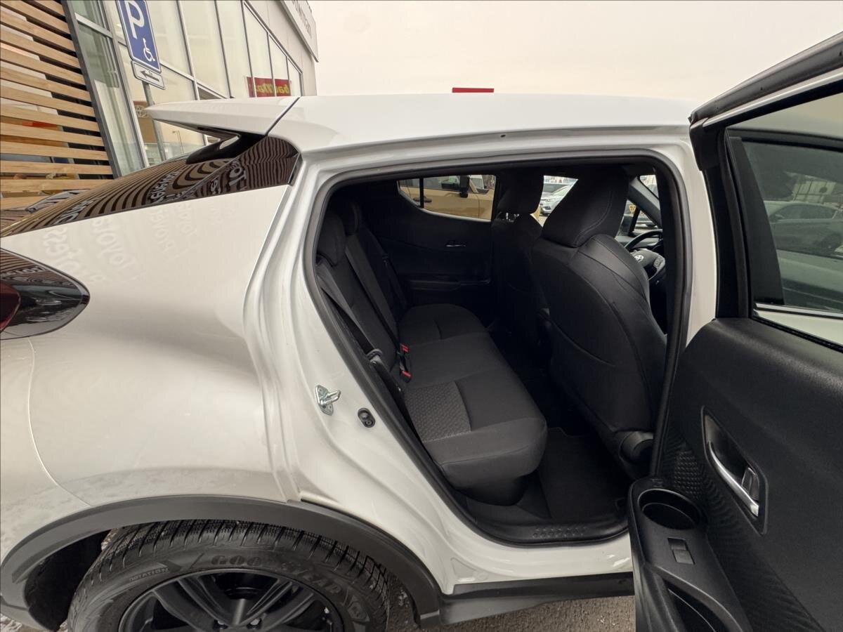 Toyota C-HR Hatchback 1,8 l 72 kw