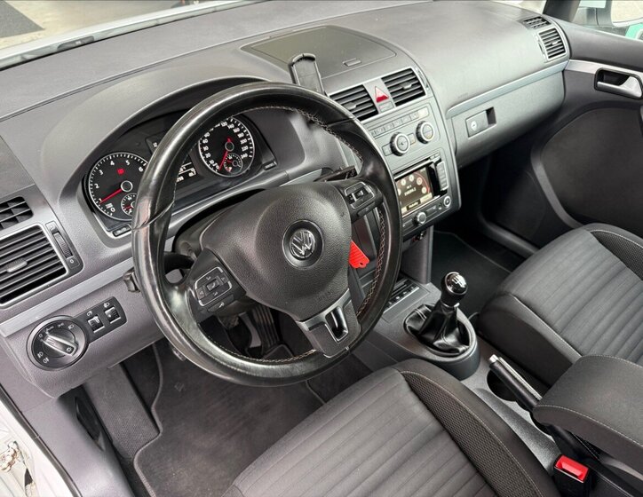 Volkswagen Touran Kombi 1,2 l 77 kw