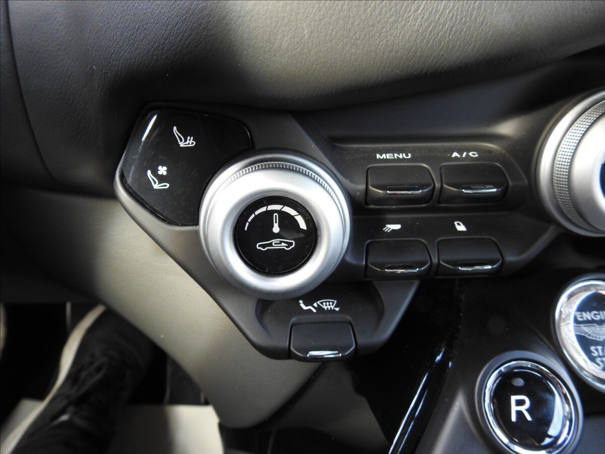 Aston Martin Vantage Kupé 4,0 l 375 kw