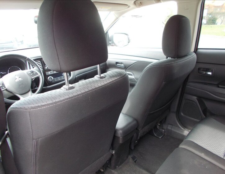 Mitsubishi Outlander SUV / Terénní 2,0 l 110 kw