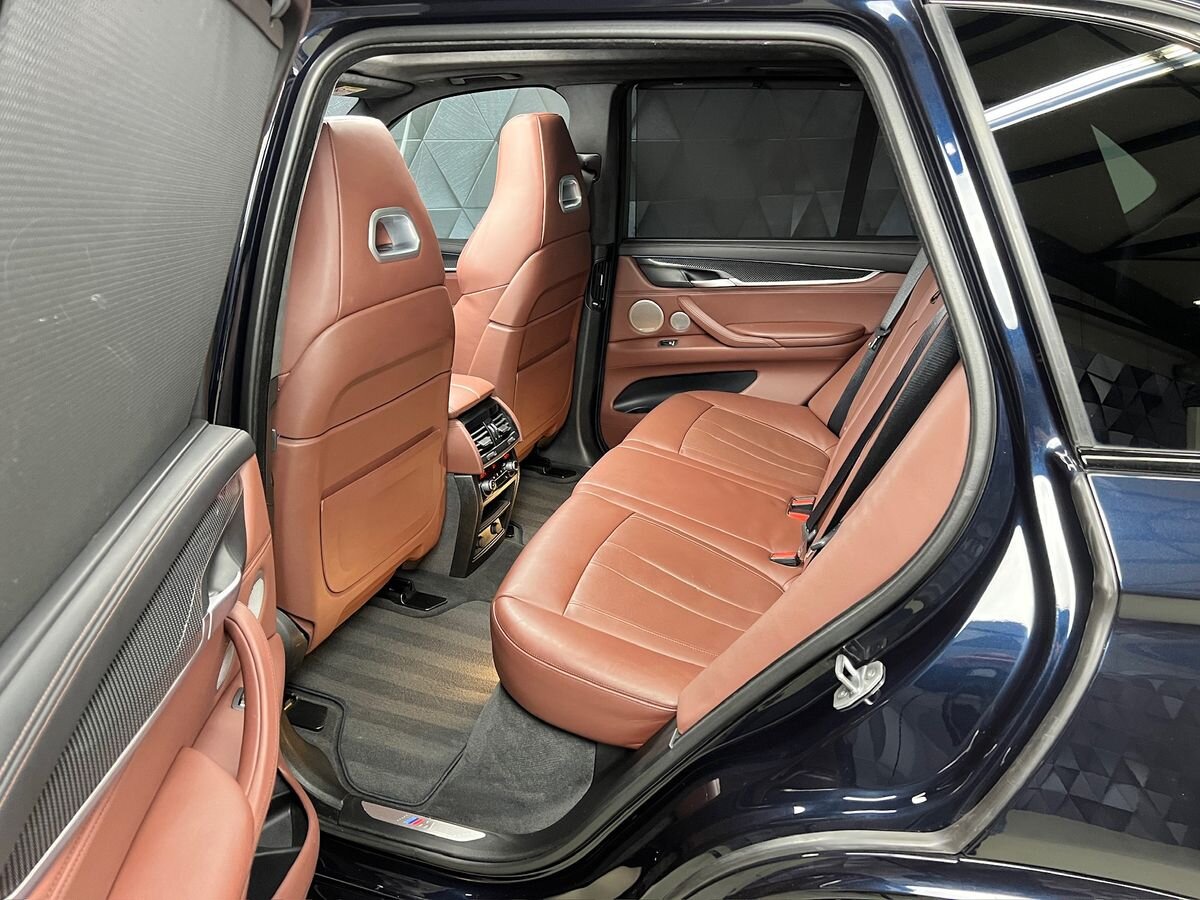 BMW X5 SUV / Terénní 4,4 l 423 kw