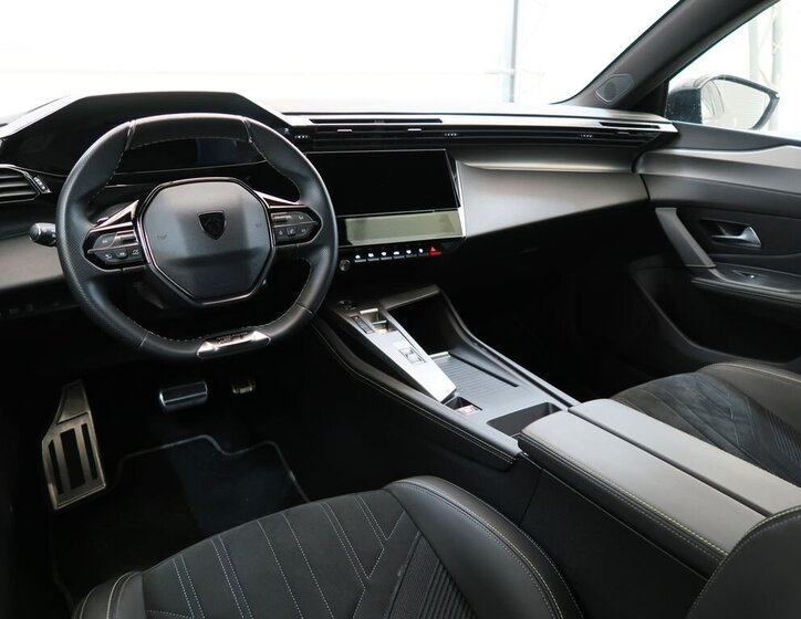 Peugeot 408 Liftback 1,6 l 133 kw