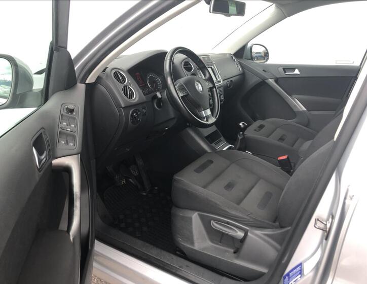 Volkswagen Tiguan 5