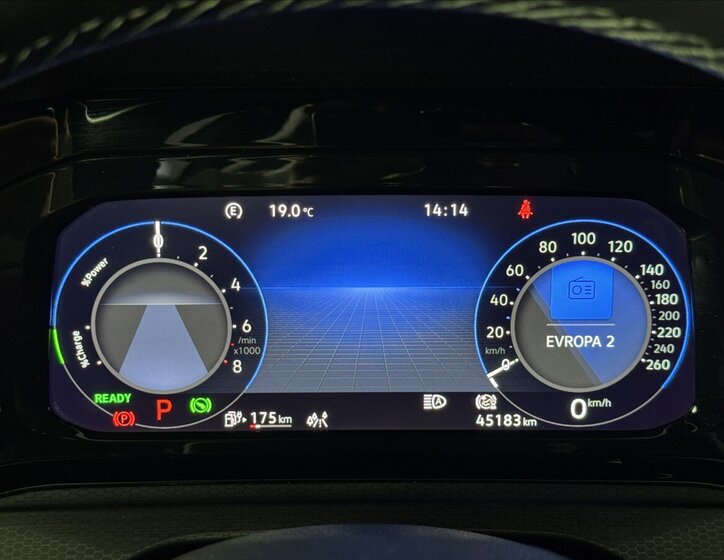 Volkswagen Golf Hatchback 1,4 l 180 kw