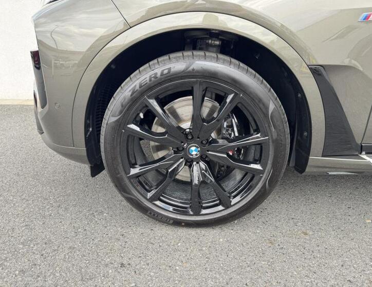 BMW X7 4