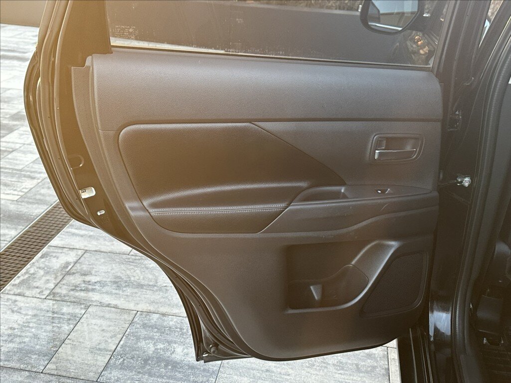 Mitsubishi Outlander SUV / Terénní 2,3 l 110 kw