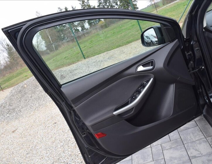 Ford Focus Kombi 998,0 92 kw