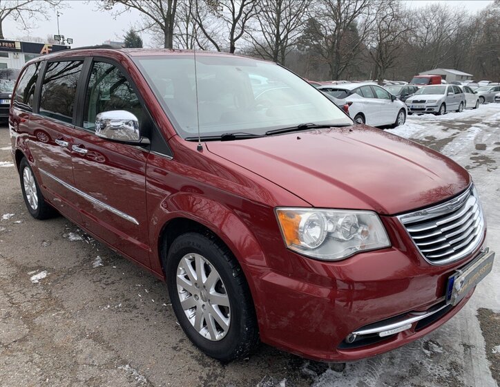Chrysler Town & Country VAN-Minibus 3,6 l 211 kw
