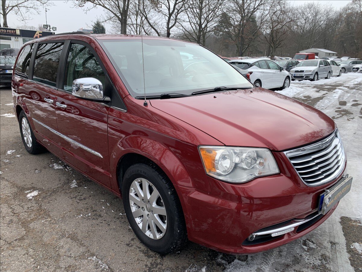 Chrysler Town & Country VAN-Minibus 3,6 l 211 kw